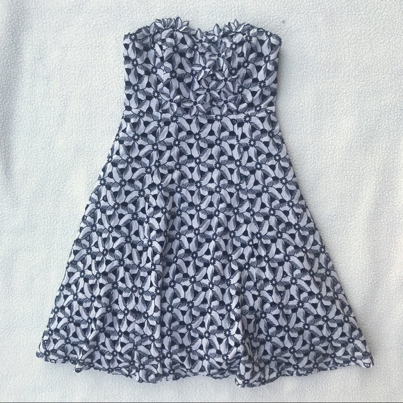 Anthropologie Dresses & Skirts - Anthropologie Overwhelmed Aster 3D dress size 0